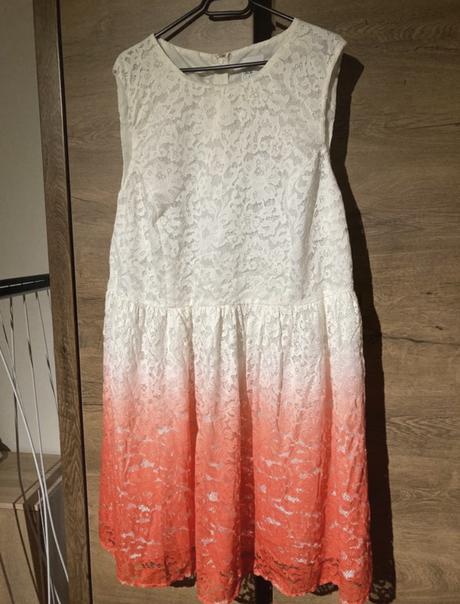 Spoločenské šaty, 52