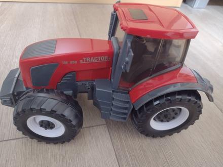 Traktor tm 850,