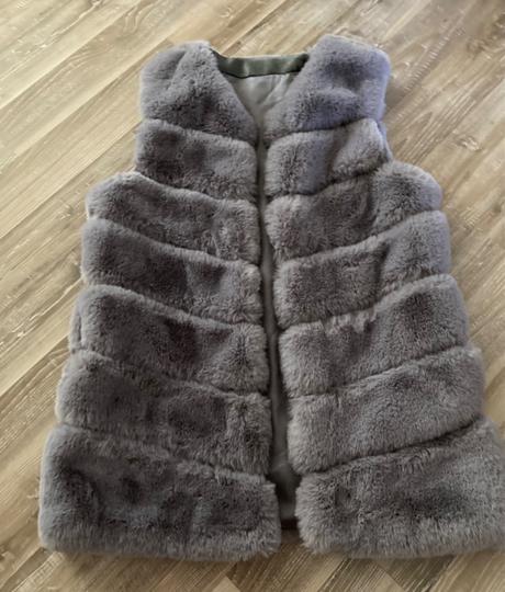 Kožušinová vesta darujem k nákupu, 