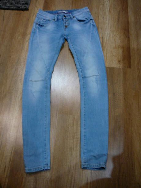 Dievcenske skinny rifle, 158