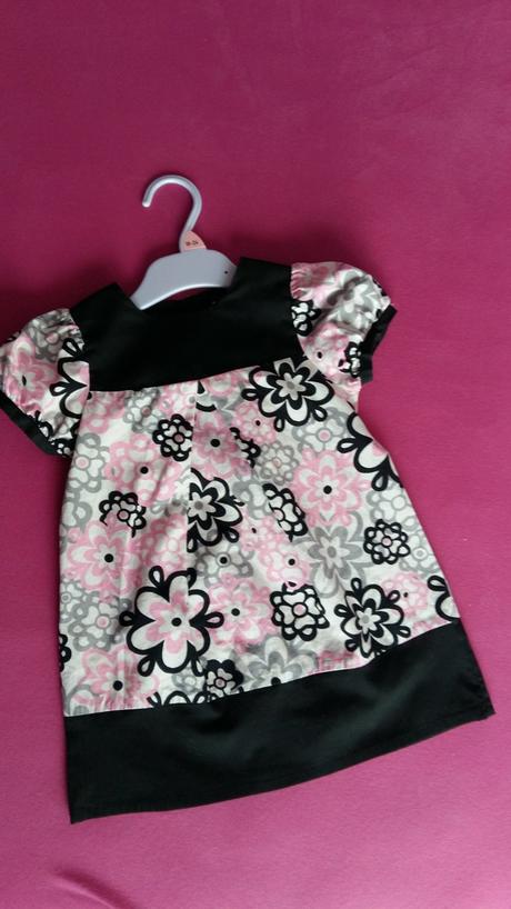 Kvietkovaná čierno-ružovo-biela tunička, cherokee,86
