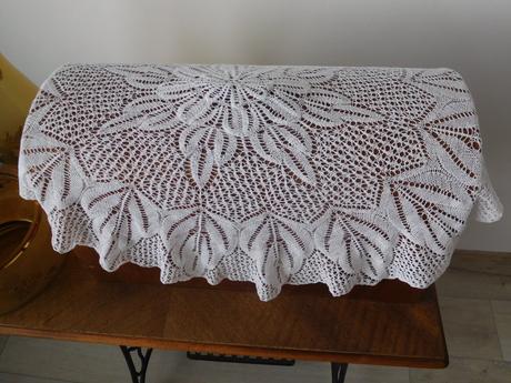Dečku háčkovanú,okrúhlu-o rozmere-priemer 116 cm, 