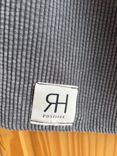 Mencestrova hand-made sukna, m