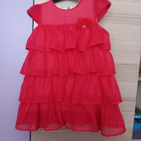 Krasne cervene saty, 92