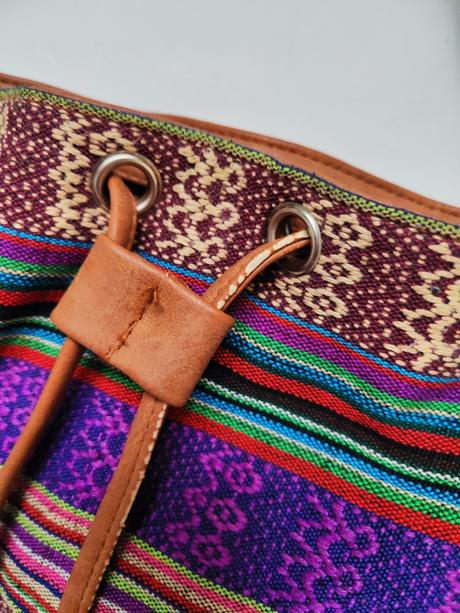 Etno kabelka so strapcami, 