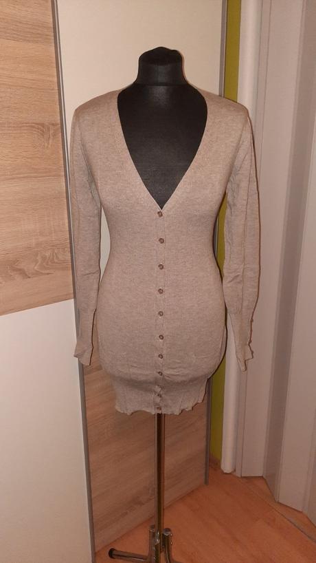 Štýlový kvalitný jemnučký béžový svetrík, xl