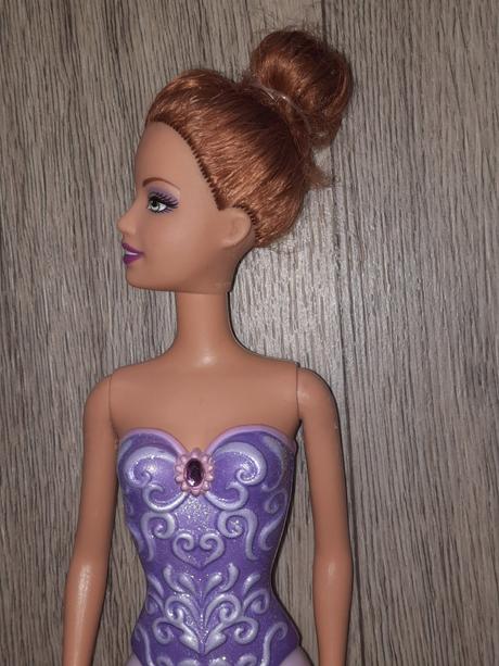 Barbie baletka s gumenými nohami,