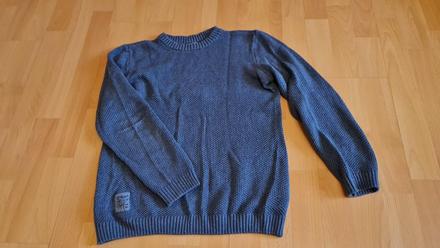 Sveter reserved, reserved,152