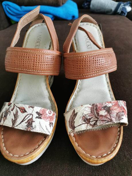 Kožené sandálky na platforme lasocki veľ. 38, lasocki,38