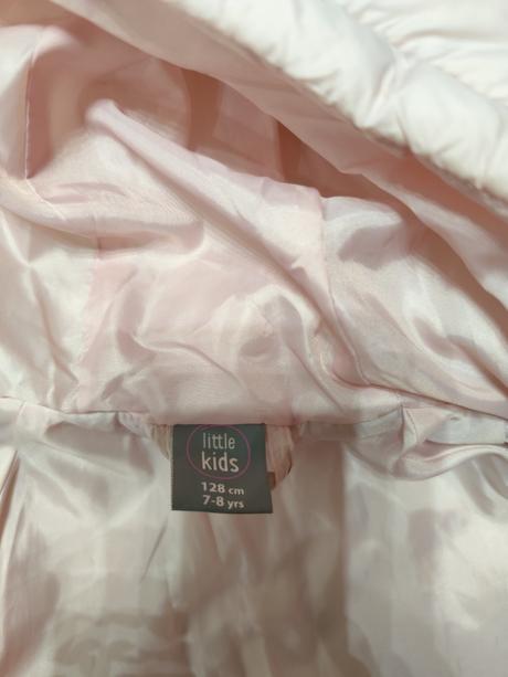 Predám dievčenskú zimnú bundu, 128