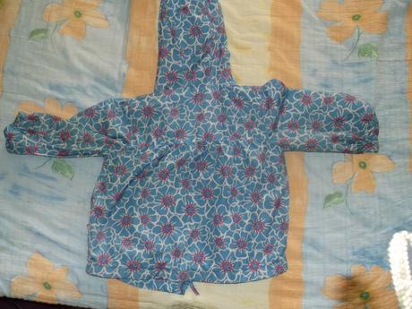 Modrá bunda s kapuc., výbor. stav, 86