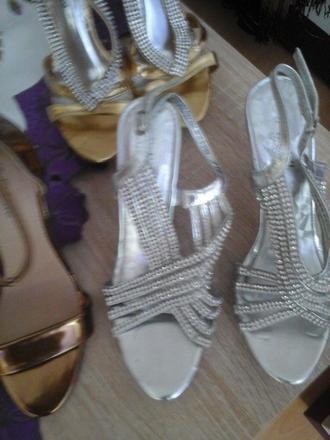 Strieborne sandale, 37