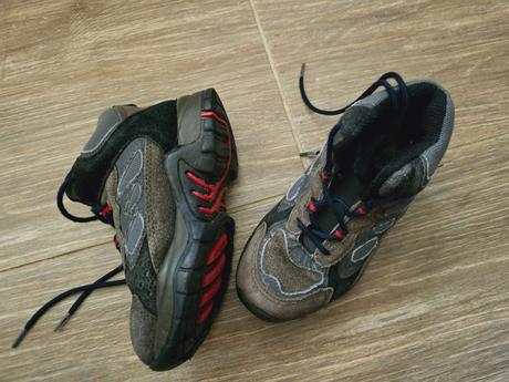 Topánky č.25/26, 25