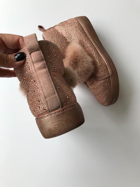 Tenisky s kozusinou z praveho zajaca, 37