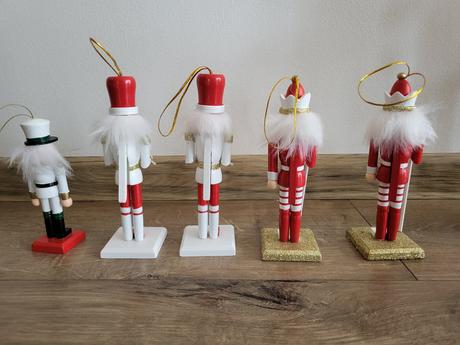 Vianočný luskáčikovia na stromček, 