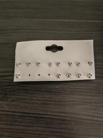 Sada nausnic, male strieborne gulicky bizu, 