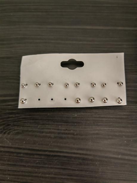 Sada nausnic, male strieborne gulicky bizu, 