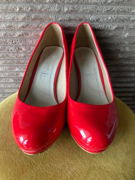 Červené lakované lodičky, 39