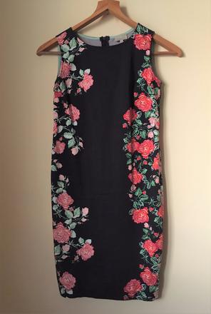 Kvietkované šaty, m