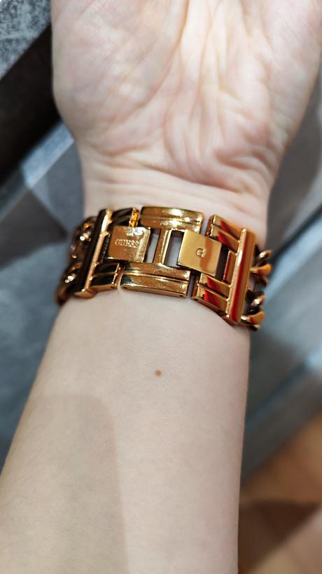 Guess hodinky medené, guess