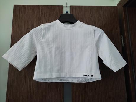 Eleganty top nu-in, velmi pekne formuje postavu, m