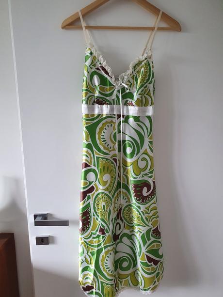 Saty fervente z butiku, s