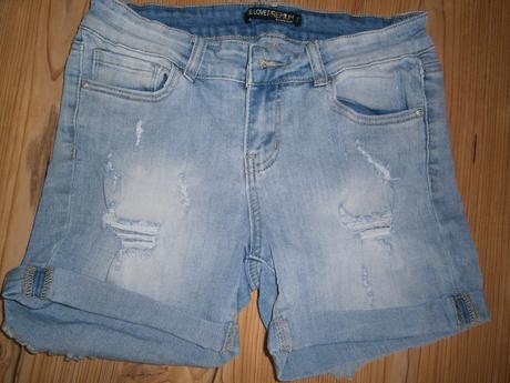 Kraťasy po 3 eur/ks, s