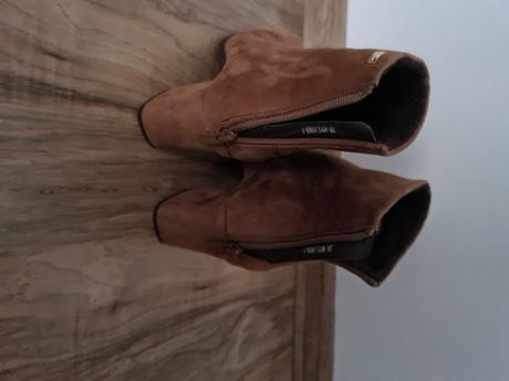 Kotnikove topanky, 39