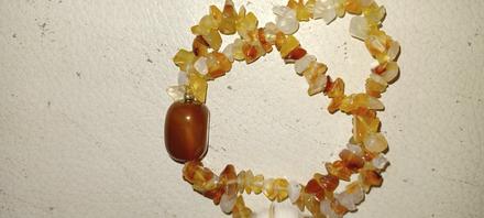 Naramok z polodrahokamov, 