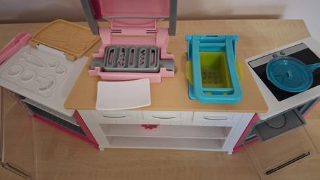Barbie kuchynka,