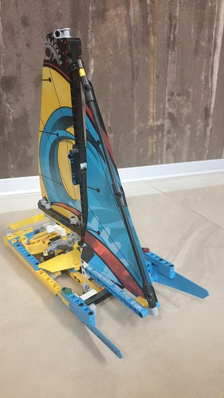 Lego technic 42074  - pretekárska jachta  top stav, 