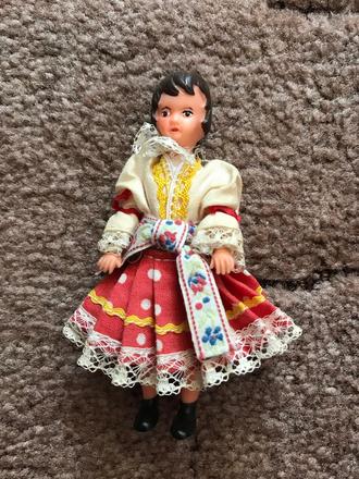 Retro bábika slovenka,