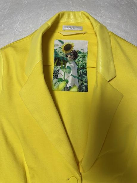 Nádherný kombinovaný žltý sukňový kostým magenta, l / m