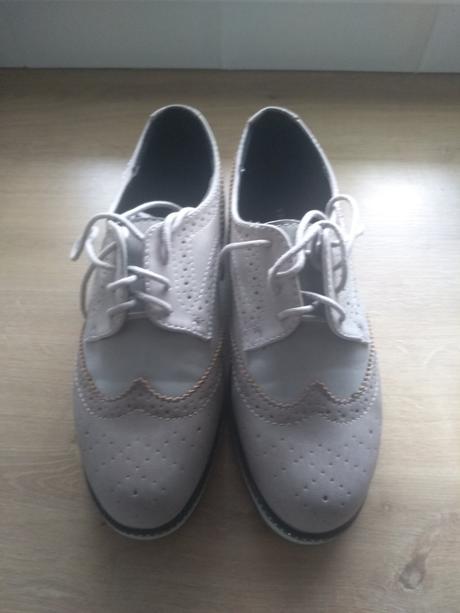 Krásne poltopánky, 38