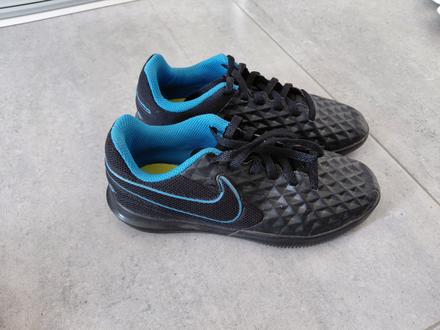 Tenisky halovky, nike,34