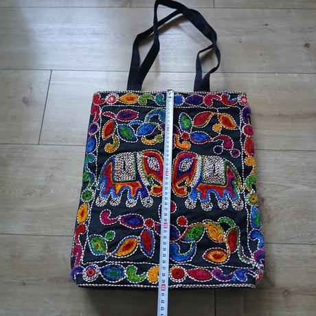 Farebná vyšívaná taška, 
