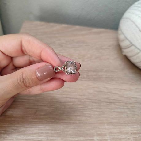 Nádherný strieborný prsteň,