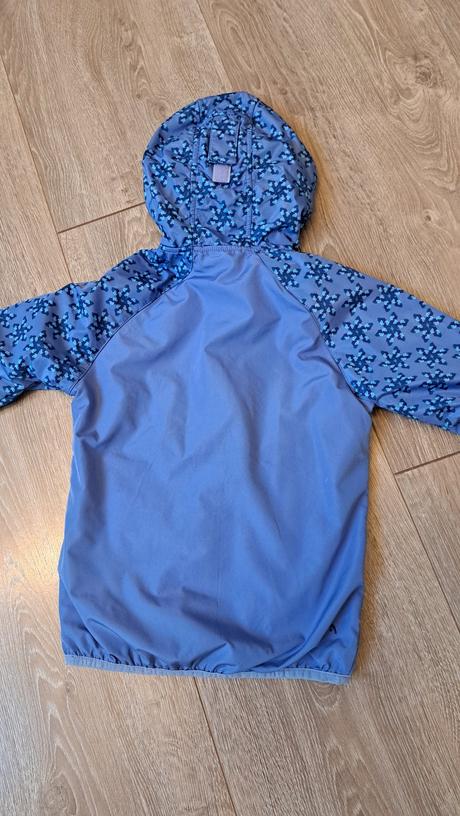 Prechodná fialová vetrovka, 116