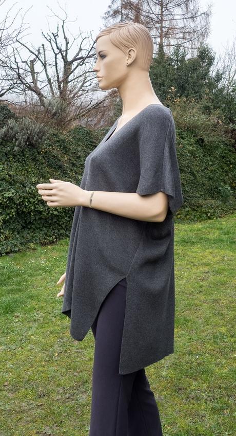 Uni grafitová vesta, atmosphere