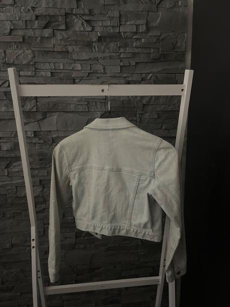 Hollister v.s, hollister,s