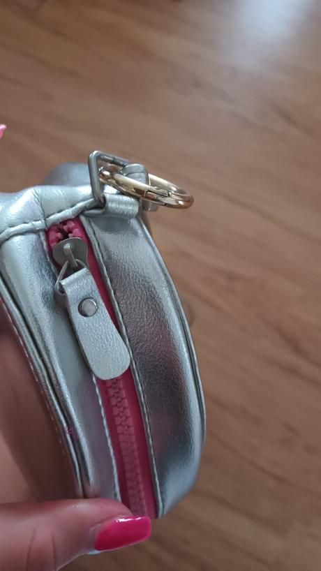 Strieborná detská kabelka, 