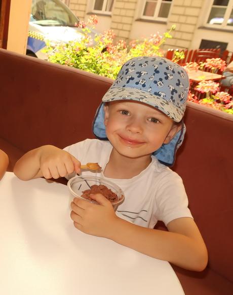 Šiltovka / legionárka 110 (4-5r) (51cm) - top stav, disney,110