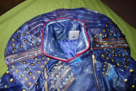 Kostym- kabat z potomkov z disney store,