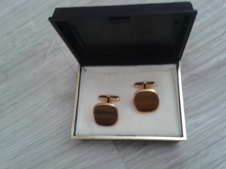 Manzetove gombiky stare, 