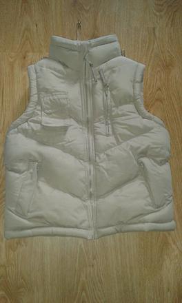 Teplá vesta 122, 122