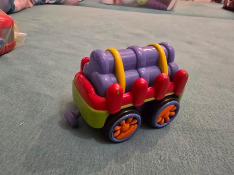 Autíčka na magnet - 10 ks,