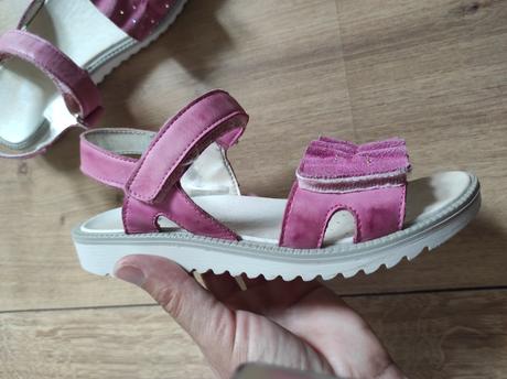 Sandálky, baťa,33