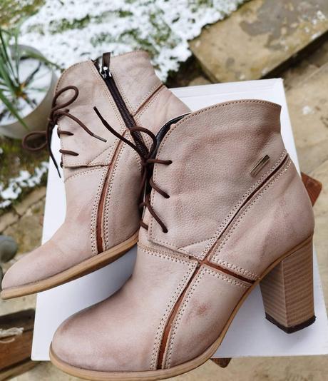 Nenosené kožené čižmy oteplené v.35,5, 35