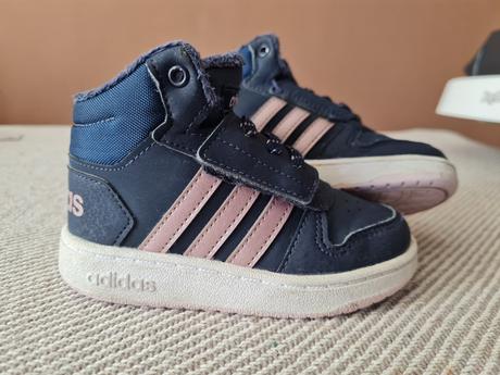 Adidas tenisky zateplené, 23