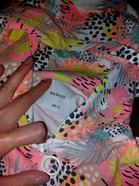 Uzasny farebny letny kompletik mikinky a krataskov, reserved,158